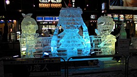 札幌　すすきの　ミク氷像