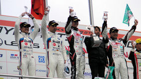 岡山国際サーキット　GT300表彰式