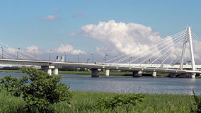 多摩川　大師橋の積雲