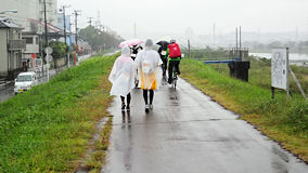 TOKYOウオーク 雨が降ってきた