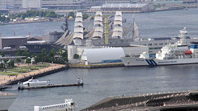 横浜　マリンタワーから帆船