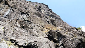 三つ峠　ロッククライミングの崖