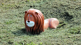 多摩川　埋まってるライオン